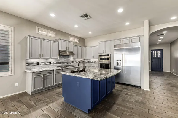$1,025,000 | 2046 North Steele Circle, Mesa, AZ 85207