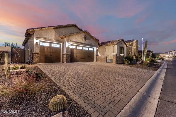 $1,025,000 | 2046 North Steele Circle, Mesa, AZ 85207