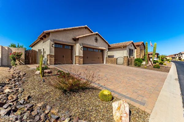 $1,025,000 | 2046 North Steele Circle, Mesa, AZ 85207