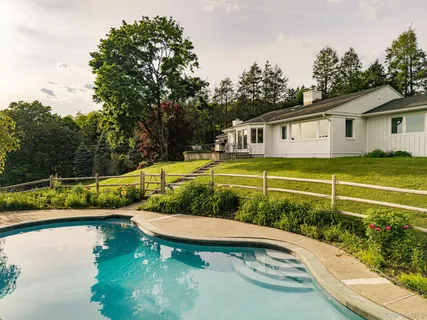 $1,995,000 | 5 Old Cross River Road, Katonah, NY 10536