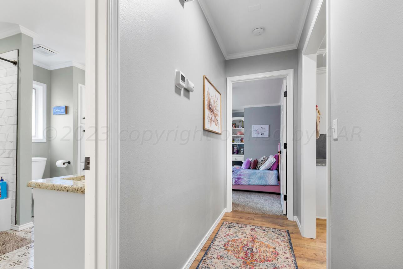 7604 Baughman Drive Amarillo, TX 79121 - Photo 20 of 43 Hallway