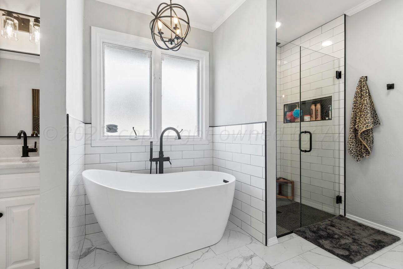 7604 Baughman Drive Amarillo, TX 79121 - Photo 34 of 43 Master Bath1