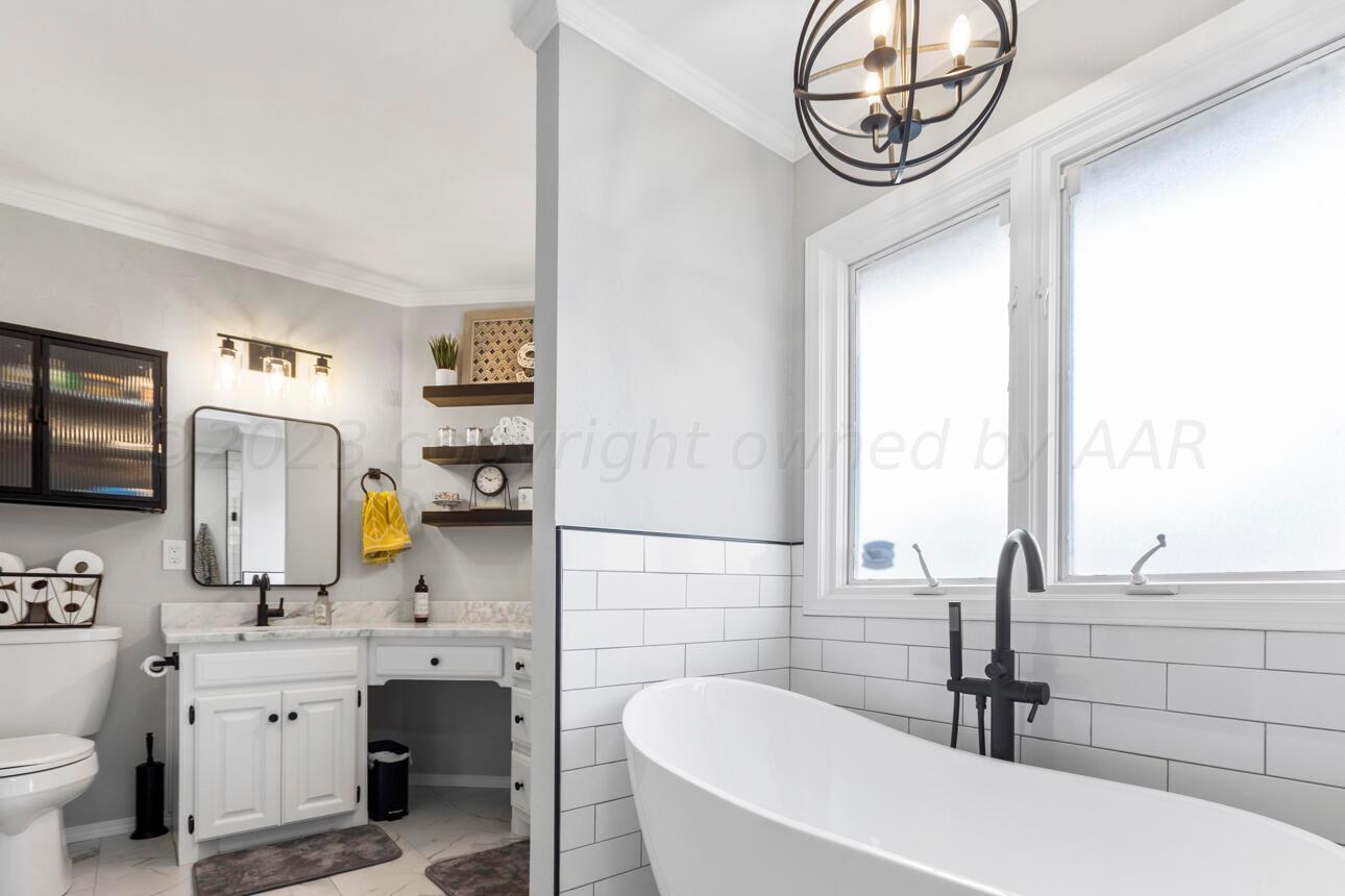 7604 Baughman Drive Amarillo, TX 79121 - Photo 35 of 43 Master Bath2