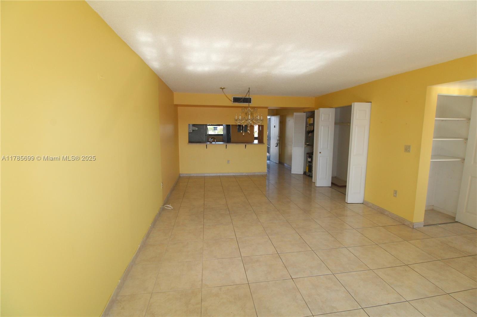 Fountainebleau Miami, FL 33172 - Photo 11 of 17 a view of hallway with furniture