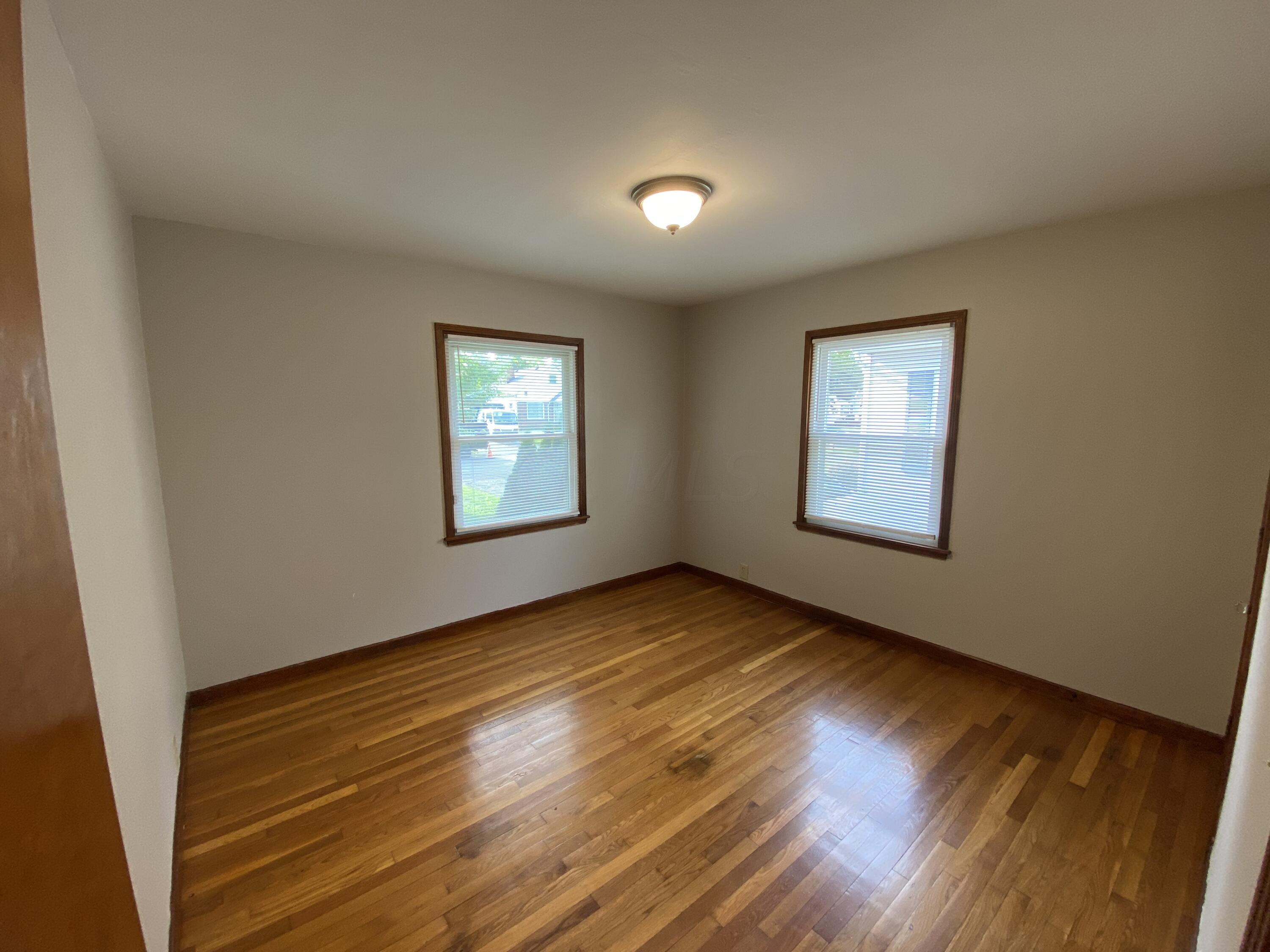 112 South Ashburton Road Columbus, OH 43213 - Photo 7 of 17 IMG_2426