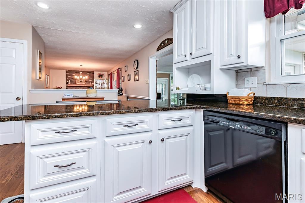 2140 Pierport Circle St. Louis, MO 63129 - Photo 15 of 50