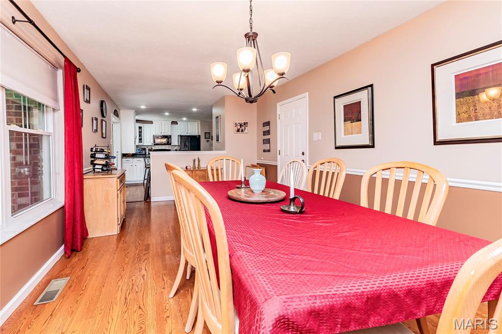 2140 Pierport Circle St. Louis, MO 63129 - Photo 17 of 50