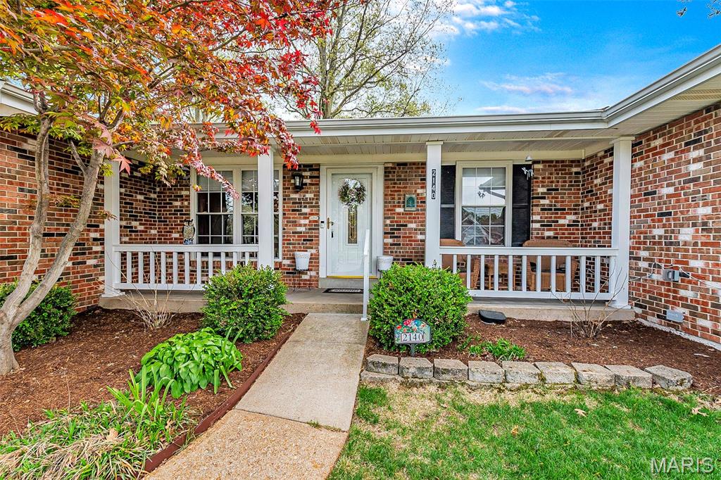 2140 Pierport Circle St. Louis, MO 63129 - Photo 3 of 50