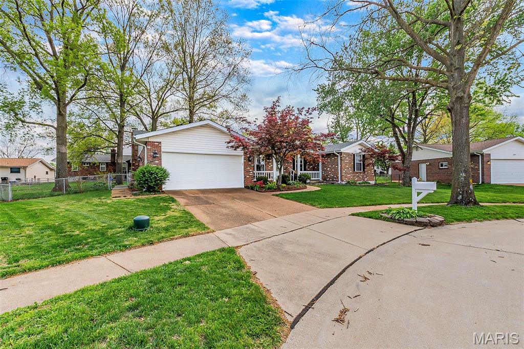 2140 Pierport Circle St. Louis, MO 63129 - Photo 4 of 50