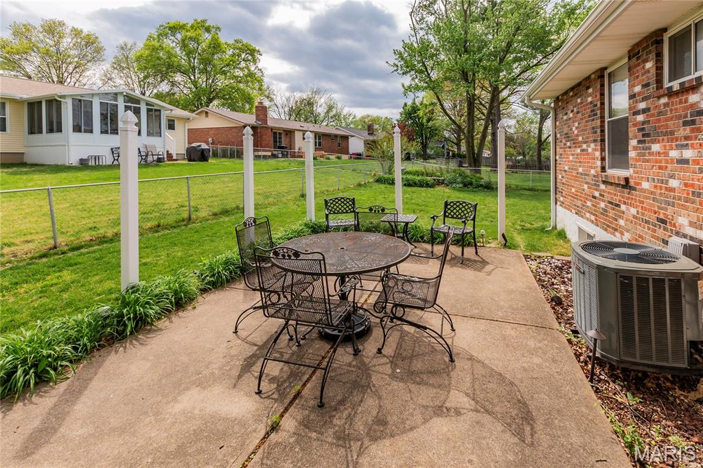 2140 Pierport Circle St. Louis, MO 63129 - Photo 43 of 50