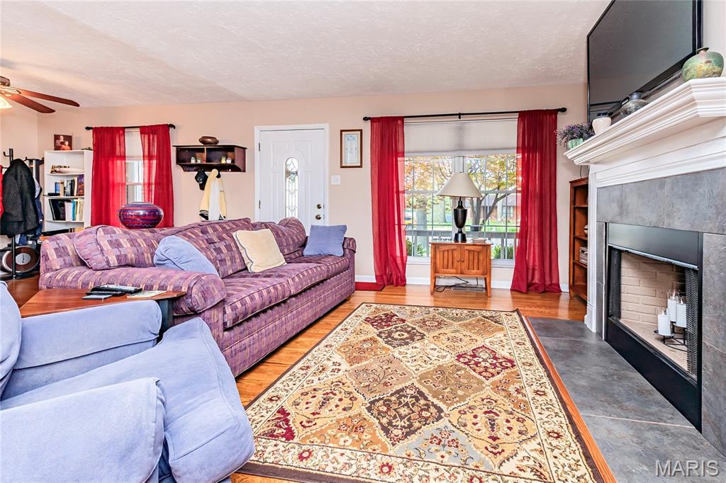 2140 Pierport Circle St. Louis, MO 63129 - Photo 8 of 50