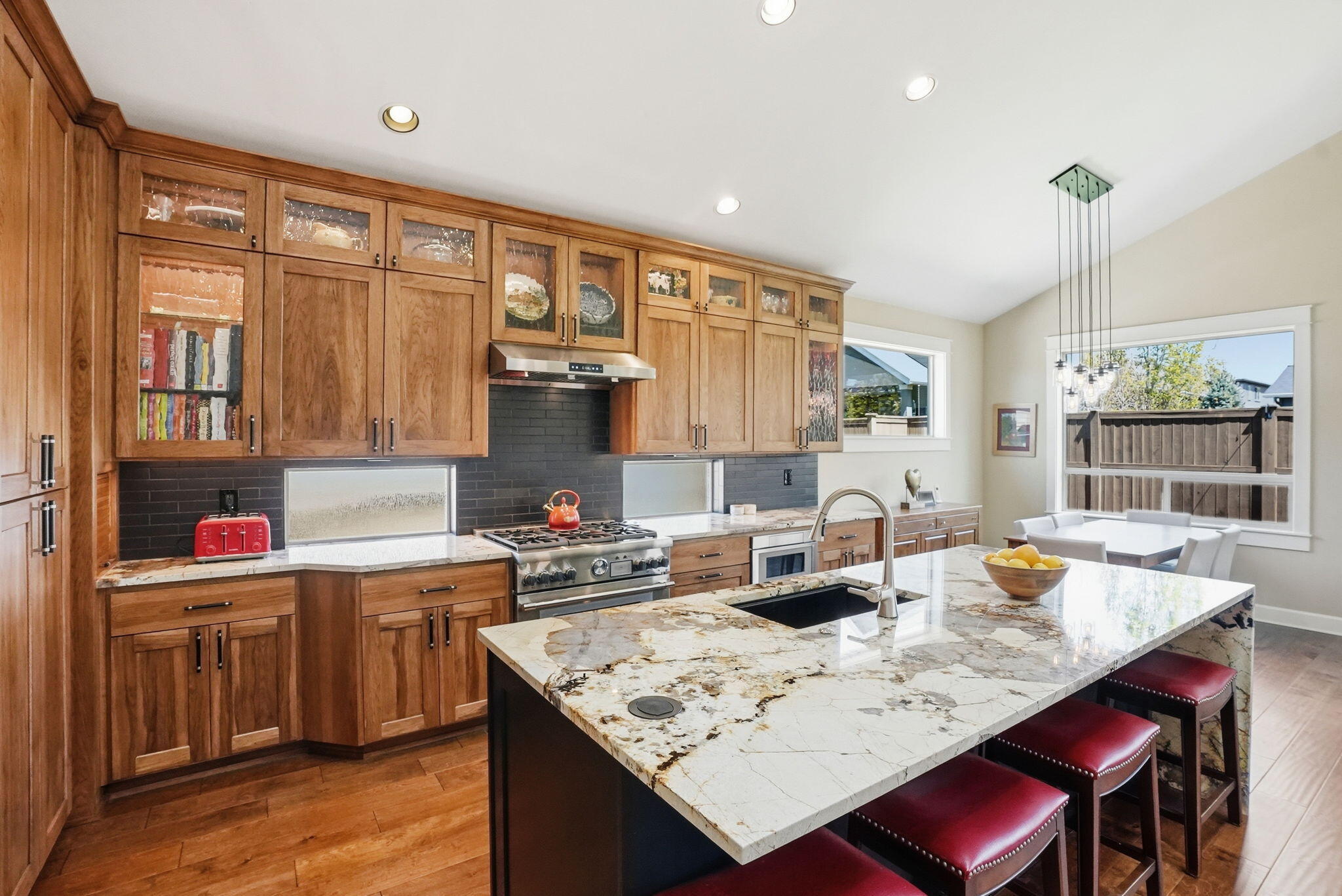 61065 Manhae Loop Bend, OR 97702 - Photo 6 of 66 16-web-or-mls-Riley_Visuals_017