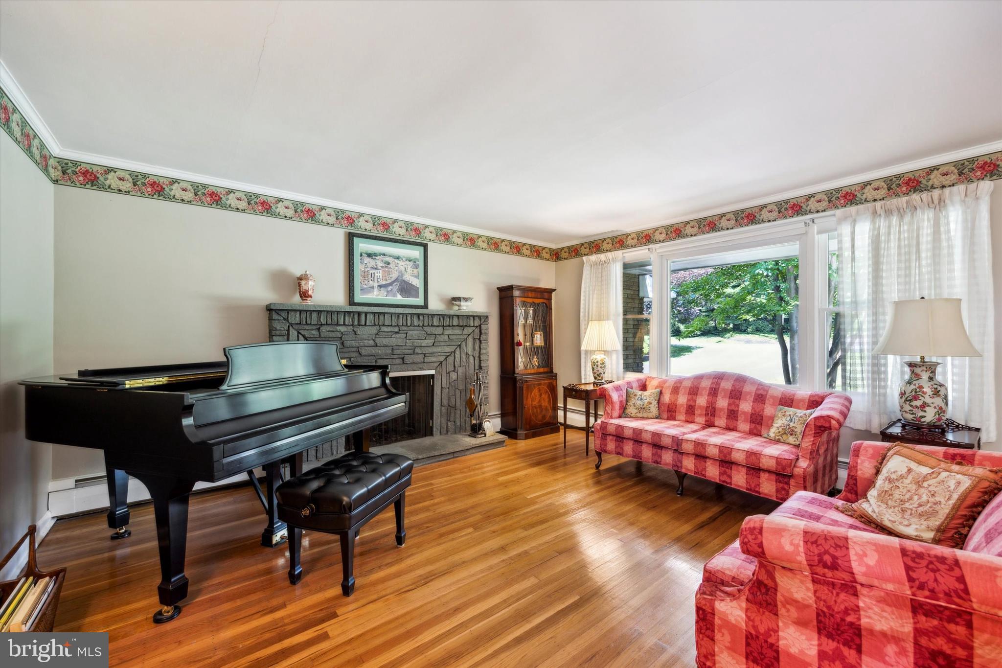 1556 Huntingdon Road Abington, PA 19001 - Photo 6 of 52