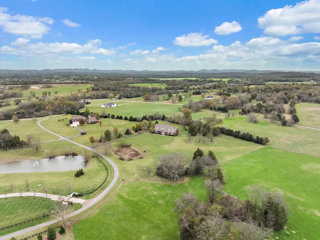 $1,989,000 | 303 Middlefield Lane, Lascassas, TN 37085
