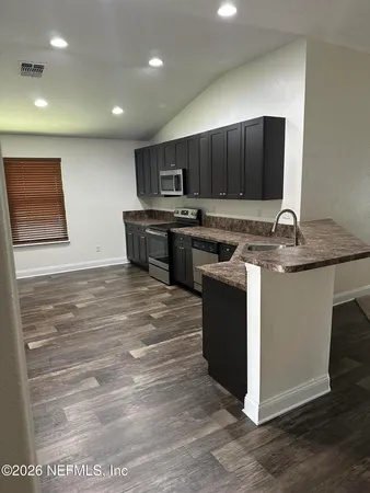 $2,000 | 5816 Round Table Road, Jacksonville, FL 32254