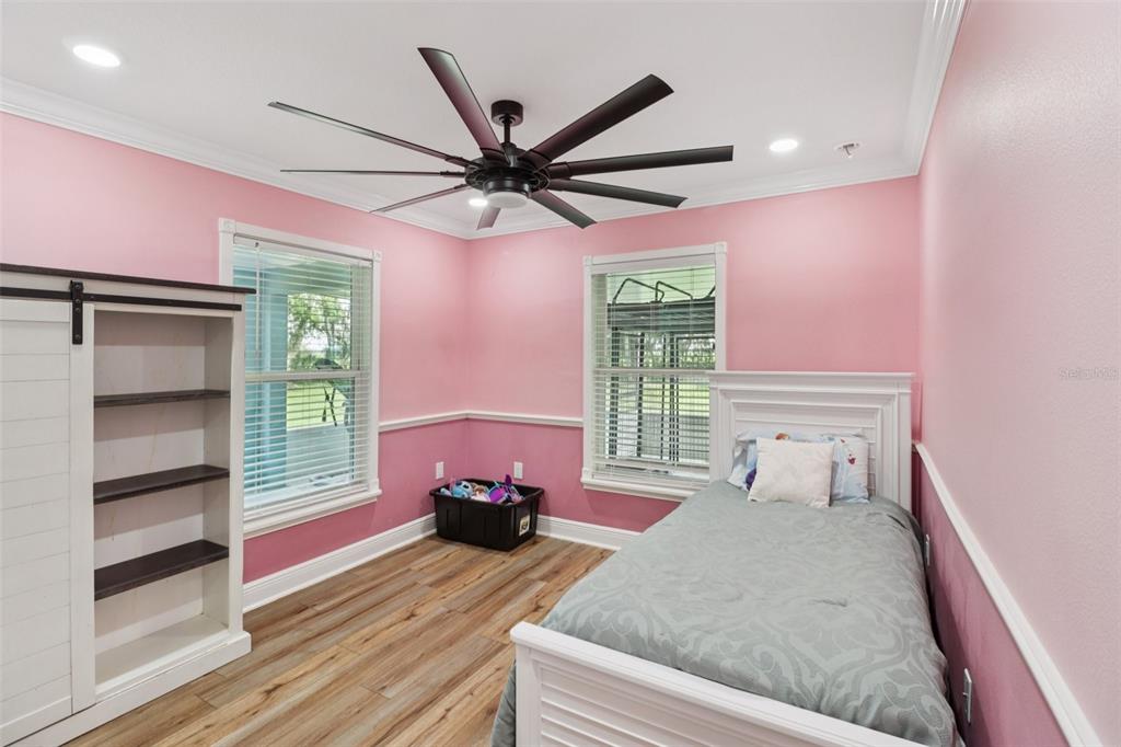 40535 Louise Road Umatilla, FL 32784 - Photo 16 of 38 a living room with furniture and a window