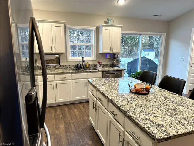 $249,900 | 5880 Oak Knoll Drive, Archdale, NC 27370