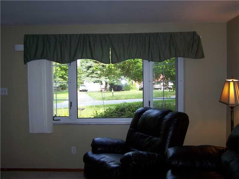 319 Lewis Road Greensburg, PA 15601 - Photo 14 of 21 Living Room.