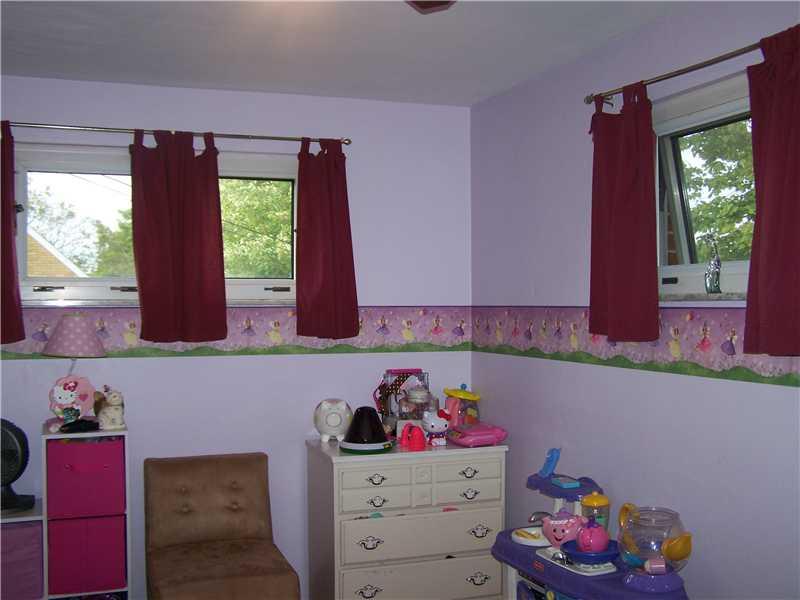 319 Lewis Road Greensburg, PA 15601 - Photo 6 of 21 Bedroom.