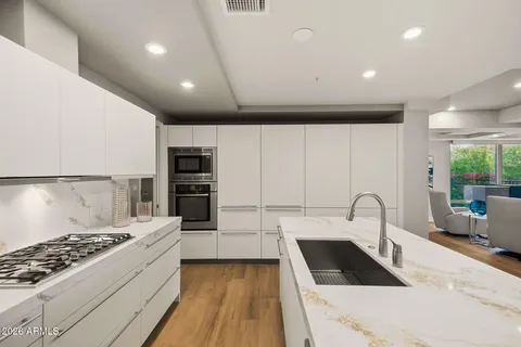 $1,890,000 | 7117 East Rancho Vista Drive, Unit 3006, Scottsdale, AZ 85251