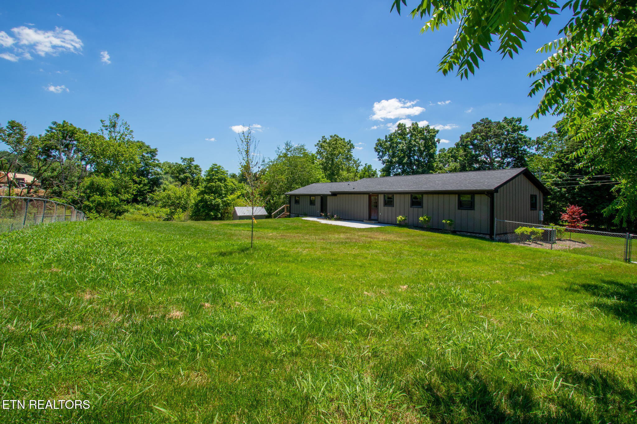 1437 Beacon Road Talbott, TN 37877 - Photo 5 of 31 homesandvideos-748