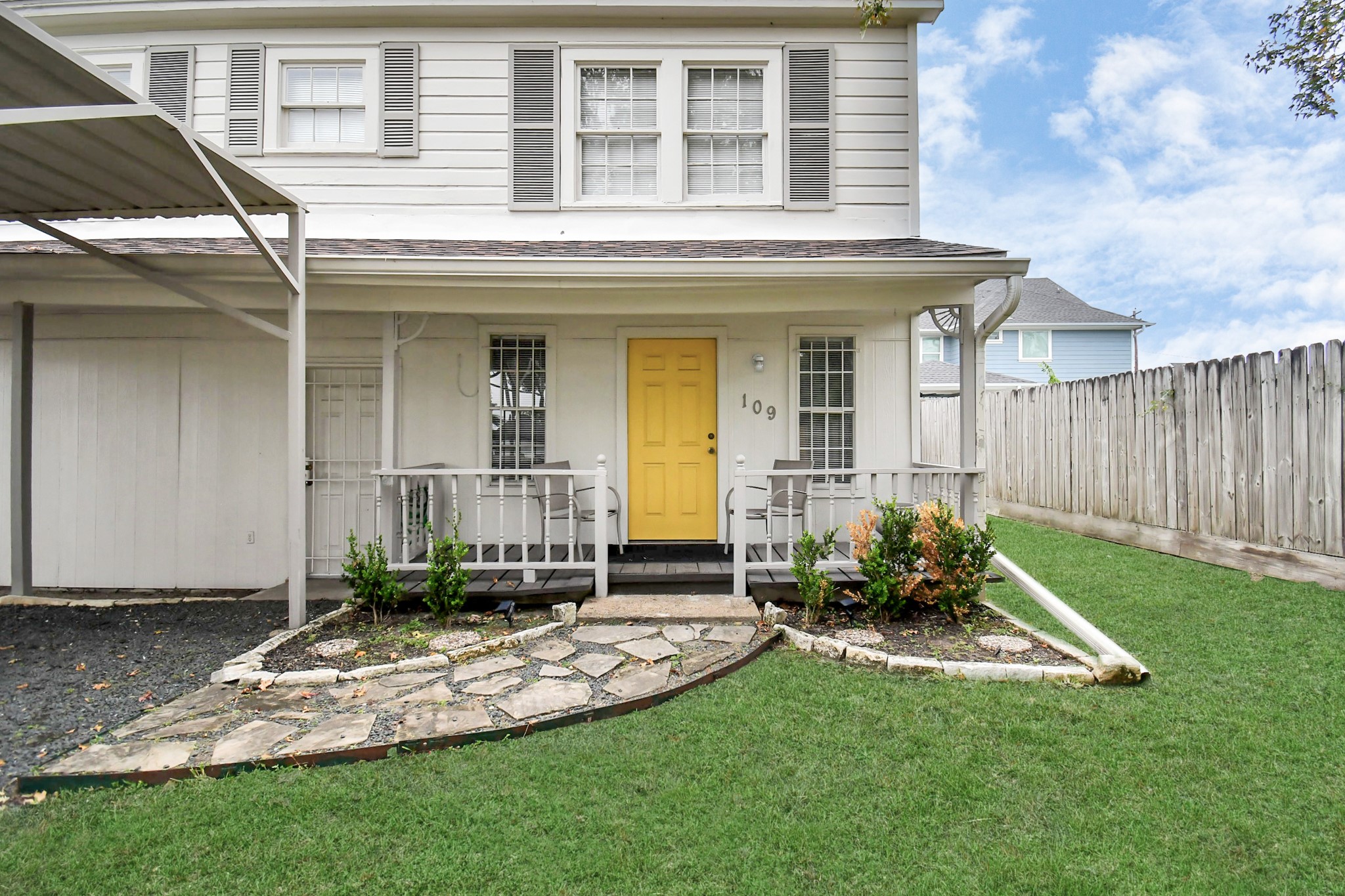 109 Amundsen Street Houston, TX 77009 - Photo 2 of 40 a front view of a house with a yard