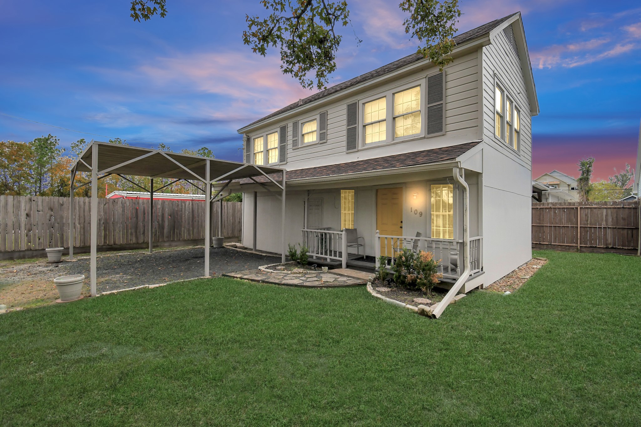109 Amundsen Street Houston, TX 77009 - Photo 35 of 40 a front view of a house with garden