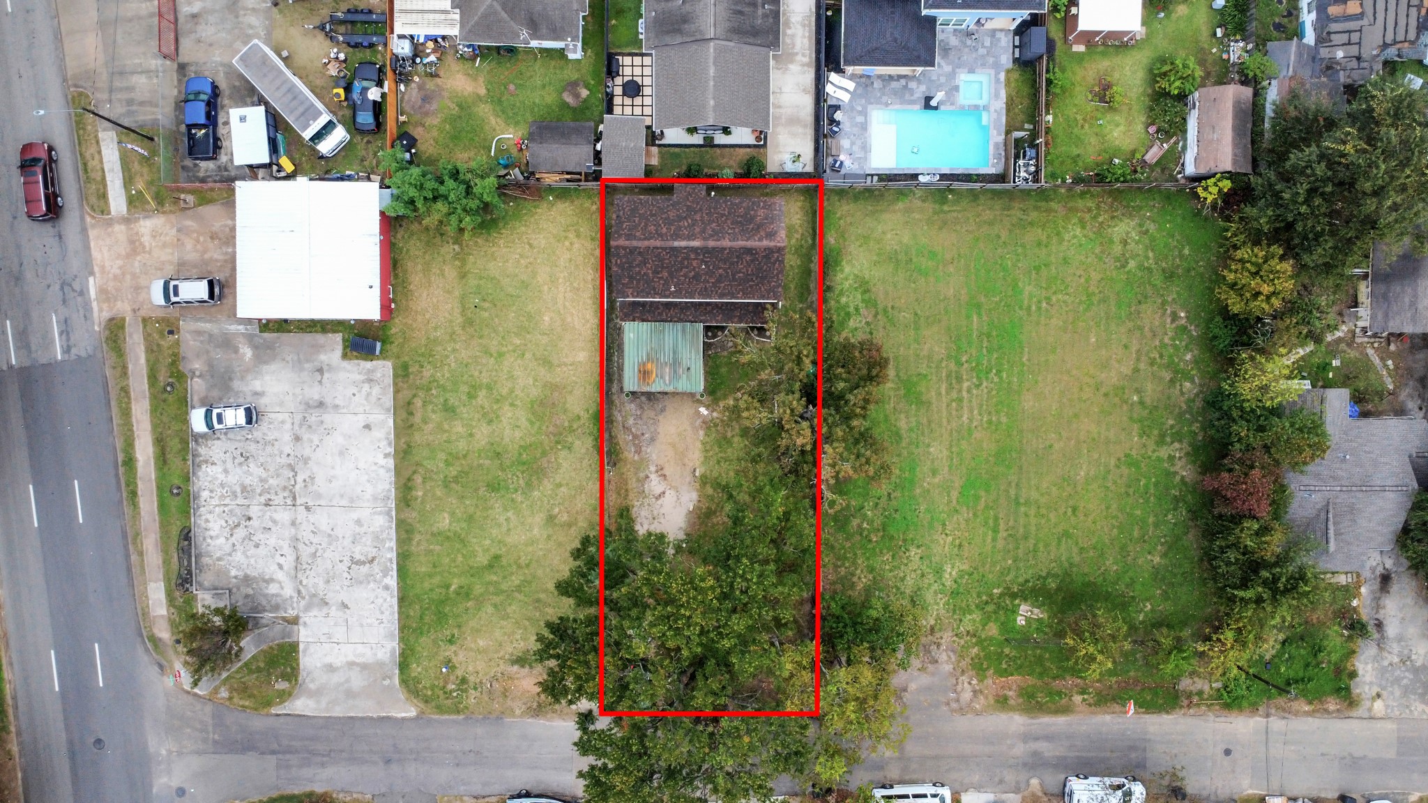 109 Amundsen Street Houston, TX 77009 - Photo 36 of 40 aerial view of a house with a yard and garden