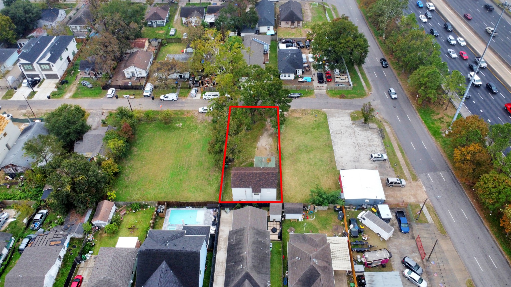 109 Amundsen Street Houston, TX 77009 - Photo 37 of 40 an aerial view of residential houses with outdoor space