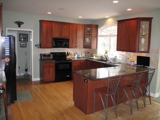 3140 Muirfield Road Center Valley, PA 18034 - Photo 9 of 14 Granite counter tops.
