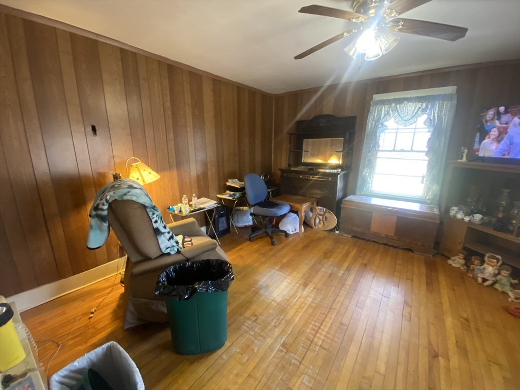 707 Main Street Oxford, MA 01537 - Photo 13 of 34