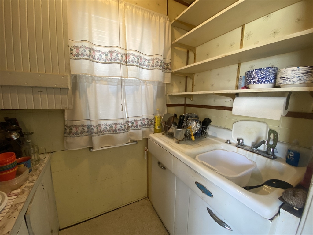 707 Main Street Oxford, MA 01537 - Photo 19 of 34