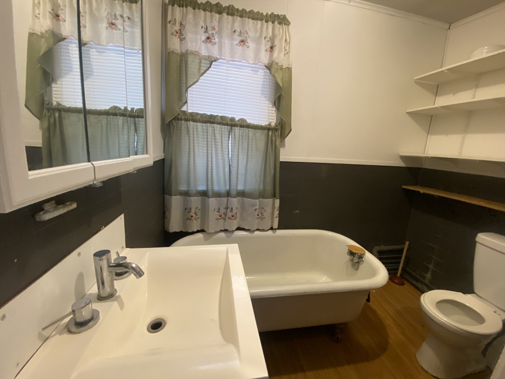 707 Main Street Oxford, MA 01537 - Photo 27 of 34