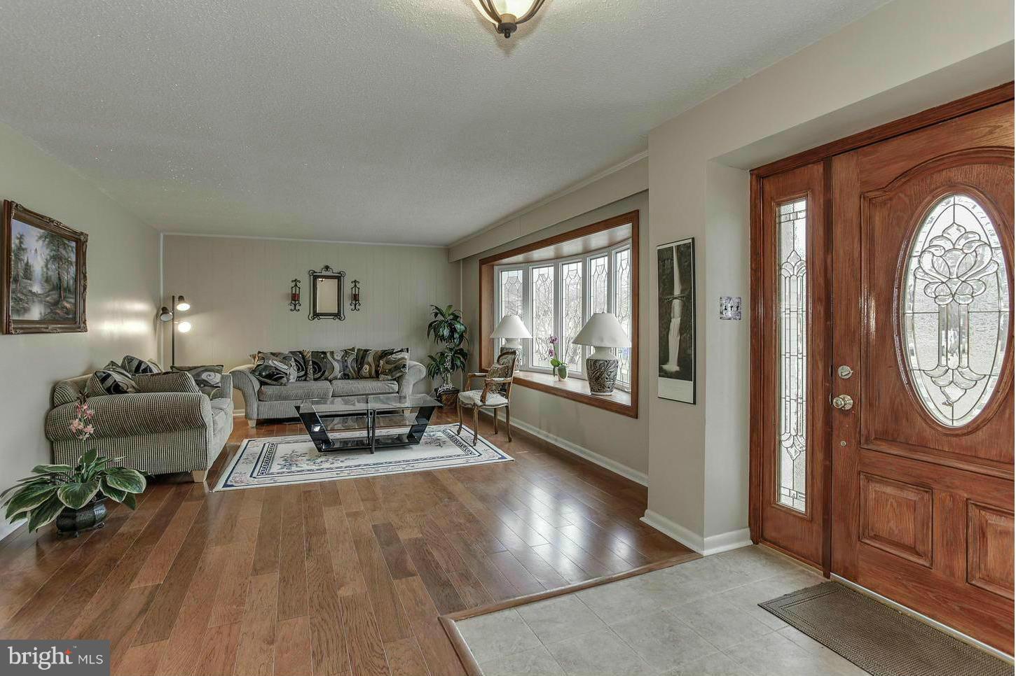 1108 Chiswell Lane Silver Spring, MD 20901 - Photo 2 of 29 Living Room