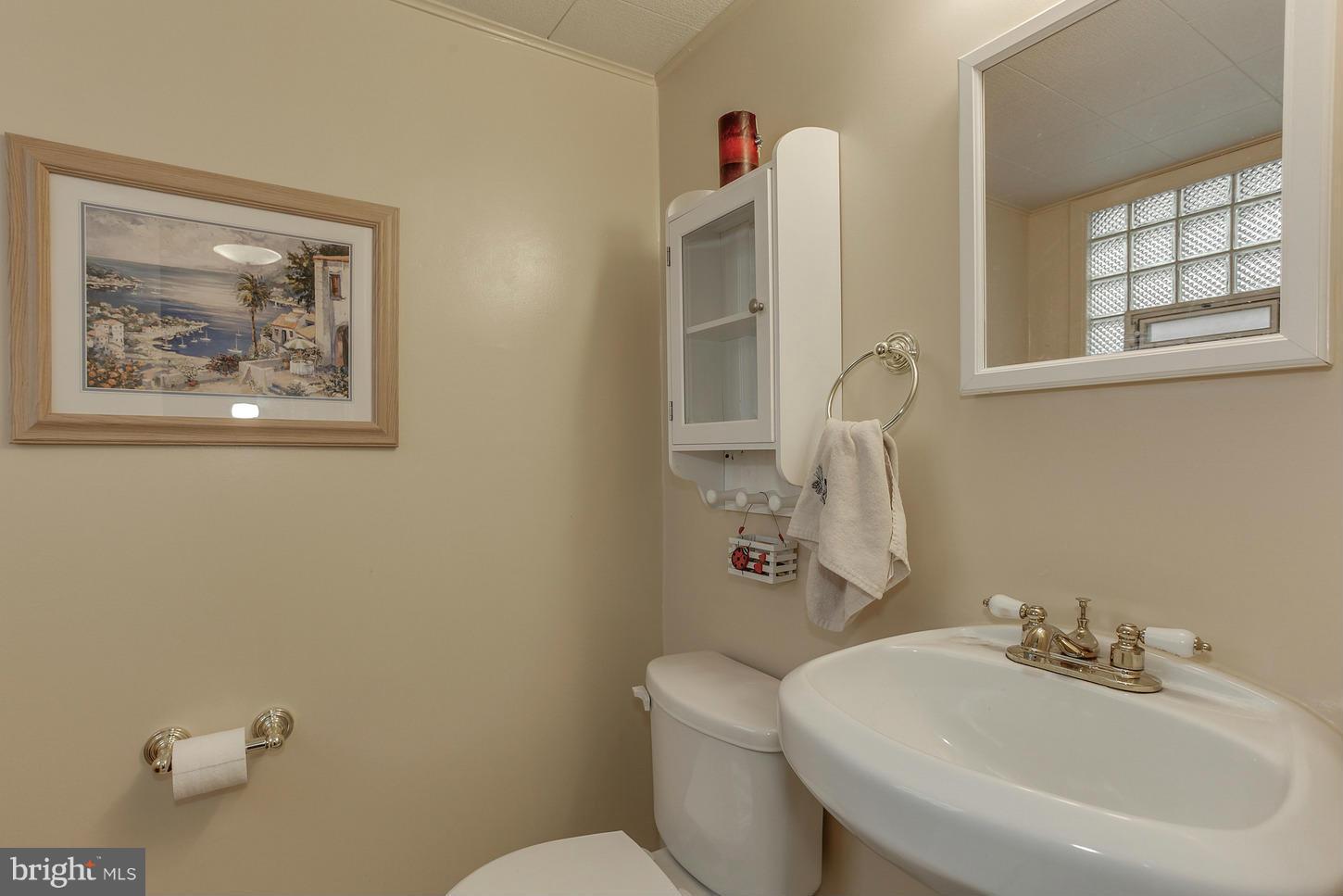 1108 Chiswell Lane Silver Spring, MD 20901 - Photo 14 of 29 Bath
