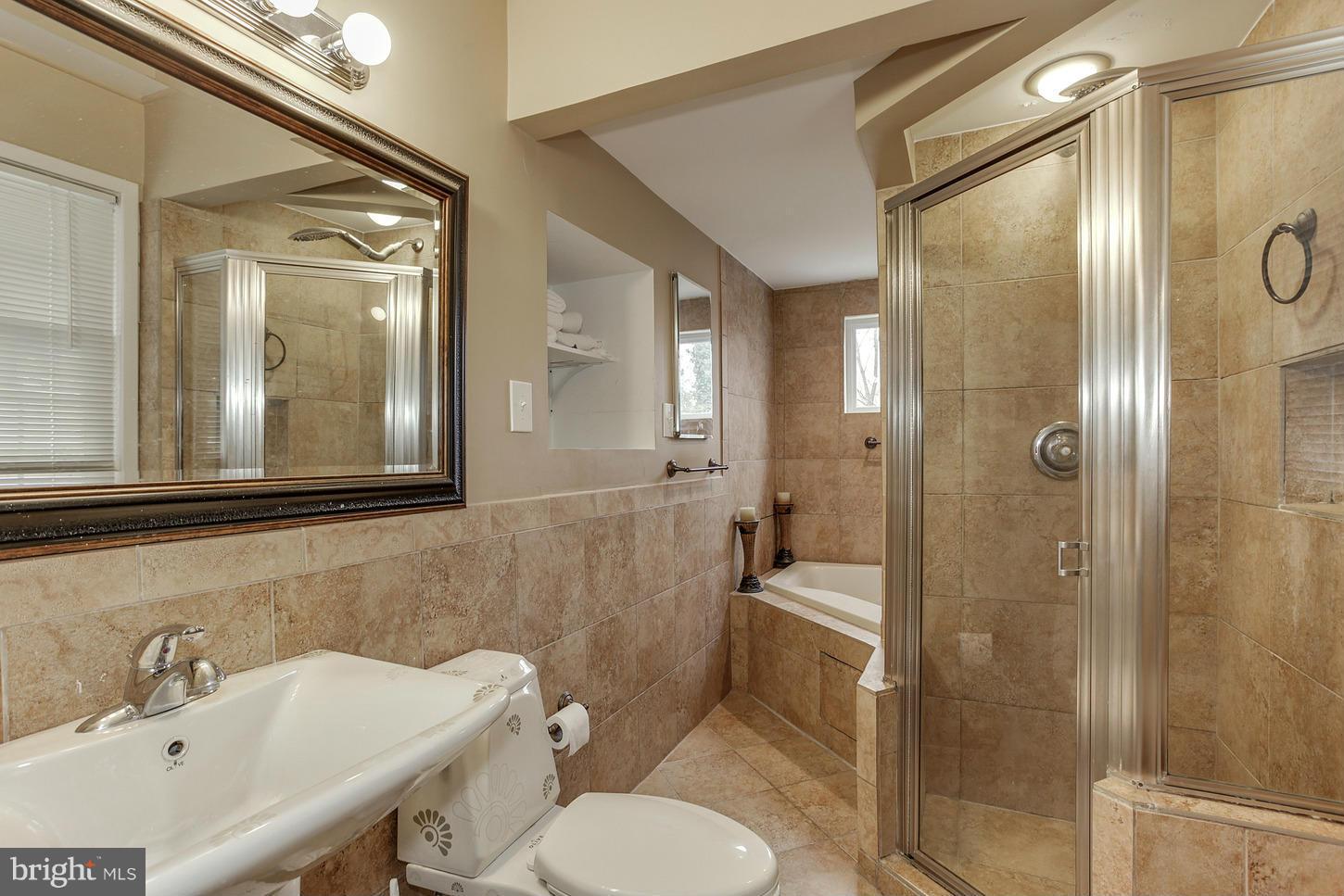 1108 Chiswell Lane Silver Spring, MD 20901 - Photo 19 of 29 Bath (Master)
