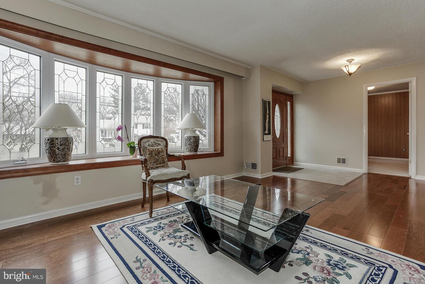 1108 Chiswell Lane Silver Spring, MD 20901 - Photo 5 of 29 Living Room