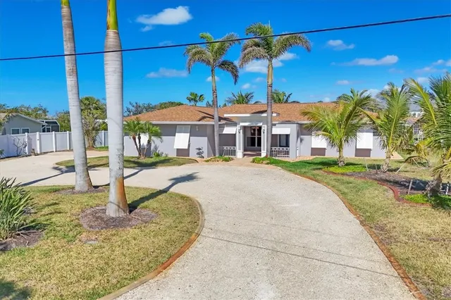 $1,550,000 | 30 Buccaneer Bend, Placida, FL 33946