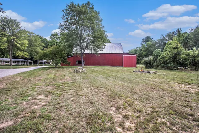 $1,250,000 | 13023 Gleason Lane, Fruitport, MI 49415