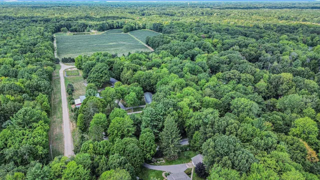 $1,250,000 | 13023 Gleason Lane, Fruitport, MI 49415