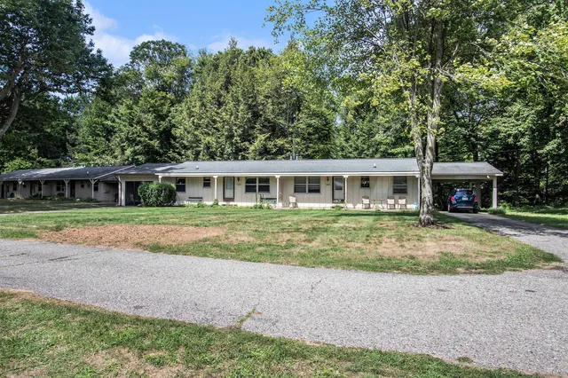 $1,250,000 | 13023 Gleason Lane, Fruitport, MI 49415