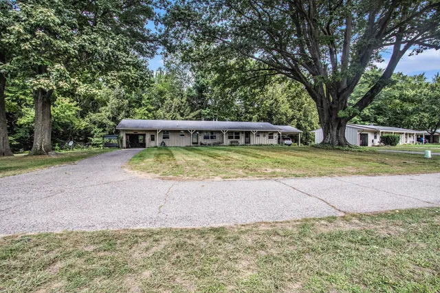$1,250,000 | 13023 Gleason Lane, Fruitport, MI 49415