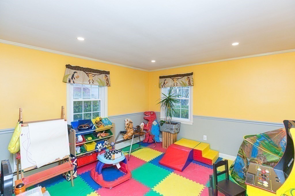 19 Sherman Road Dedham, MA 02026 - Photo 15 of 35 Gallery Image 15