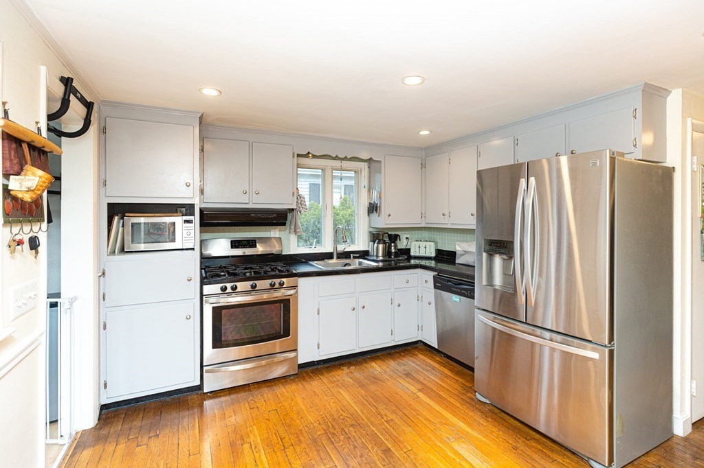 19 Sherman Road Dedham, MA 02026 - Photo 3 of 35 Gallery Image 3