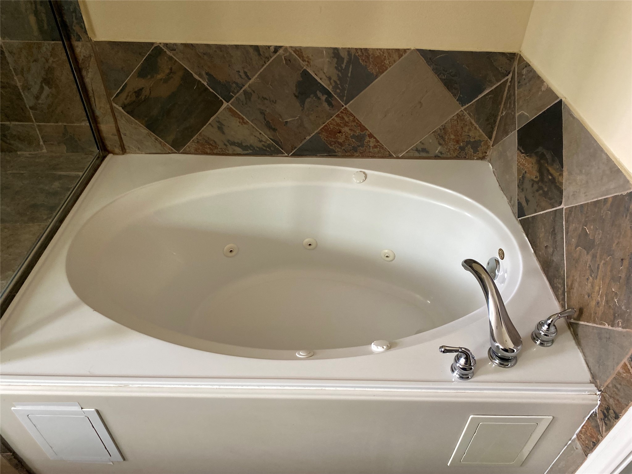 918 West 26th Street Houston, TX 77008 - Photo 11 of 19 a close view of sink