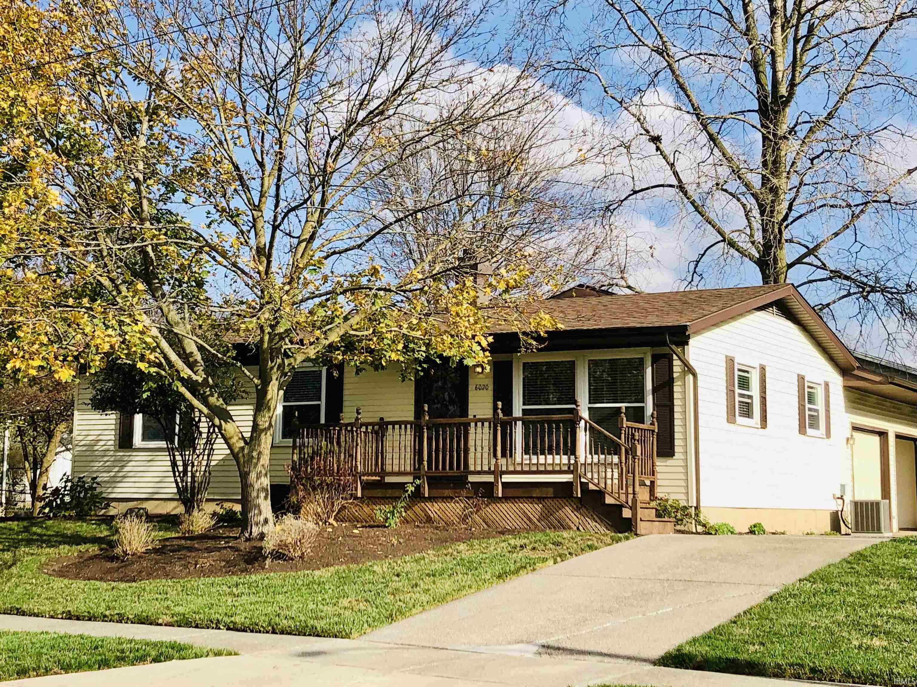 6020 Altadena Drive Fort Wayne, IN 46816 - Photo 2 of 33