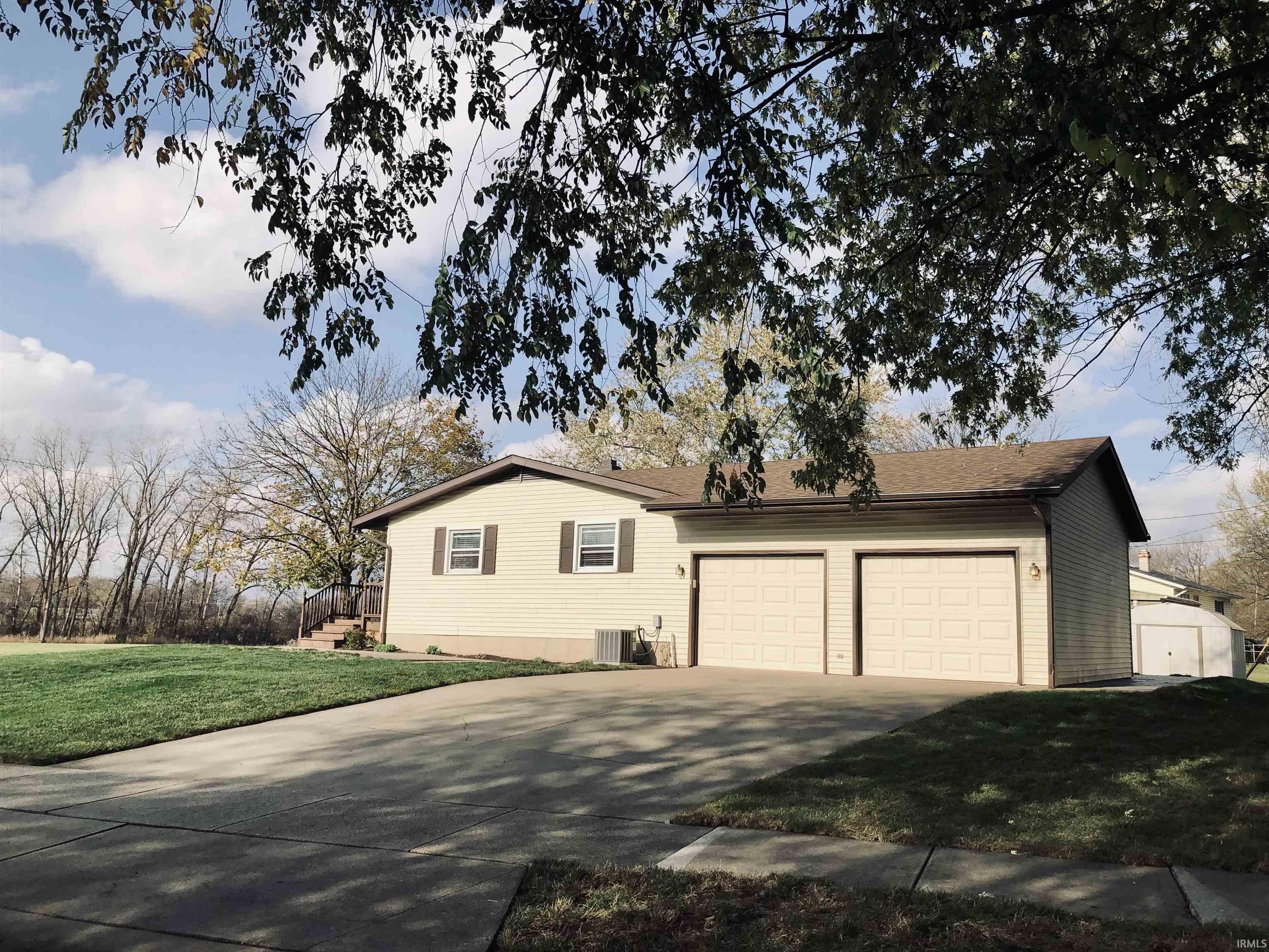 6020 Altadena Drive Fort Wayne, IN 46816 - Photo 3 of 33