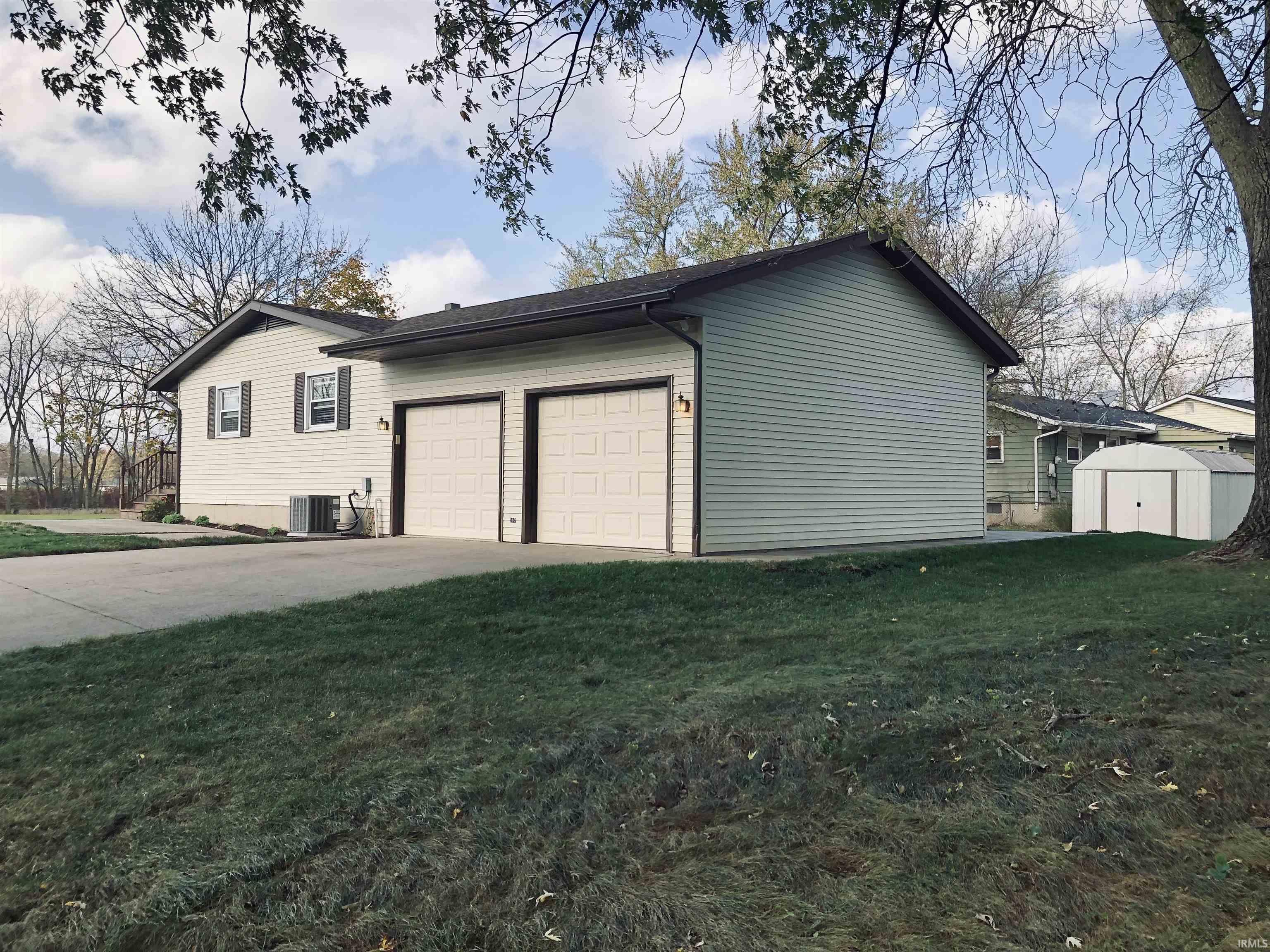 6020 Altadena Drive Fort Wayne, IN 46816 - Photo 4 of 33