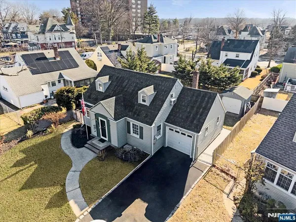 $449,999 | 426 Brook Court, Plainfield, NJ 07060