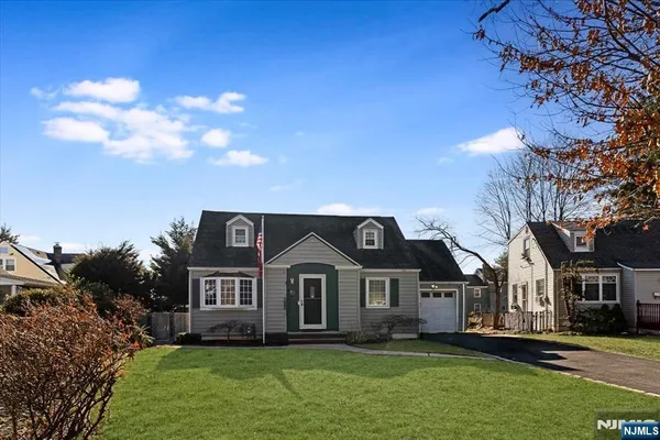 $449,999 | 426 Brook Court, Plainfield, NJ 07060